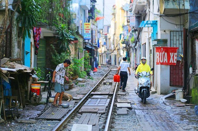 Hanoi city tour and drinking beside railway- group tour - Itinerary Breakdown