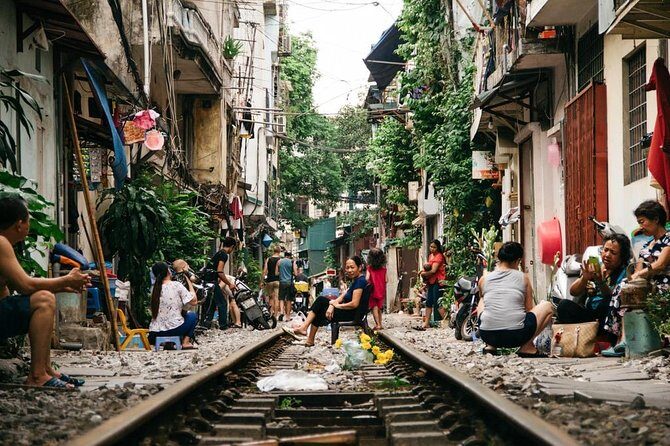 Hanoi city tour and drinking beside railway- group tour - The Lunch and the Cultural Flavor