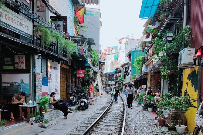 Hanoi city tour and drinking beside railway- group tour - Who Should Consider This Tour?