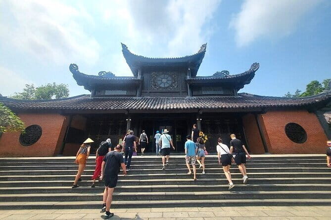Hanoi: Deluxe Tour Discover Bai Dinh Pagoda, Trang An & Mua Caves - The Itinerary Breakdown: What to Expect from Start to Finish