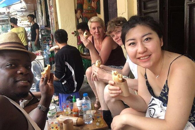 Hanoi Food on Foot: Walking Tour of Hanoi Old Quarter - The Group Size and Tour Dynamics