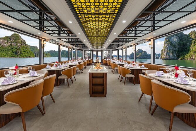 Hanoi : Halong Bay Deluxe 5 Star Cruise with Jacuzzi , Local food - Key Points