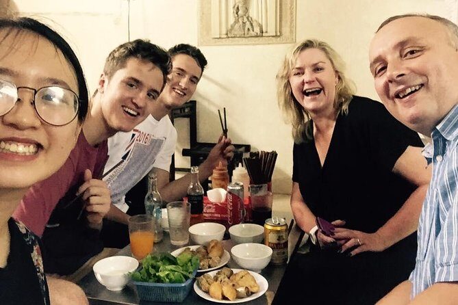 Hanoi Nightlife Street Food Tour with Small group - Key Points