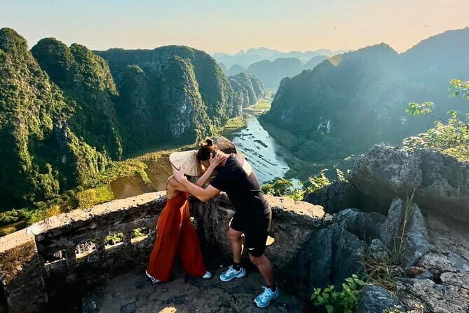 Hanoi-Ninh Binh Highlights: Hoa Lu, Mua Caves, Tam Coc, Bich Dong - Analyzing the Value