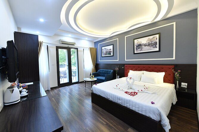 Hanoi Private Airport Transfer Service with a single night Old Quarter hotel stay - Authentic Insights from Reviewers
