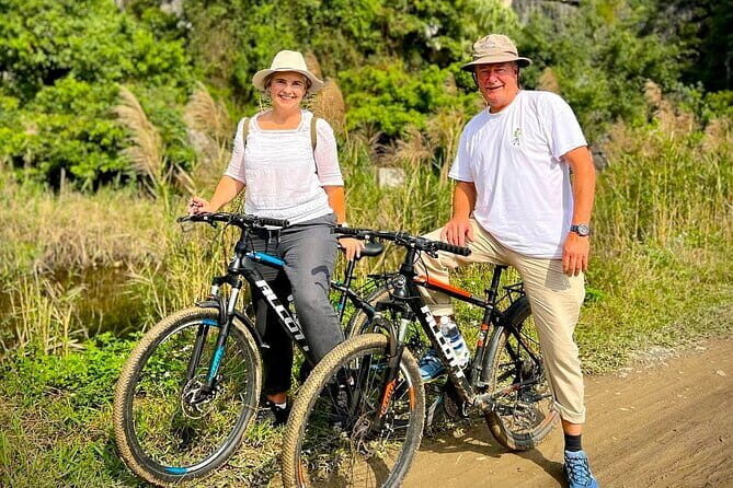 Hanoi: Private Tour to Mua Caves, Local Family, Tam Coc, Hoa Lu - Key Points