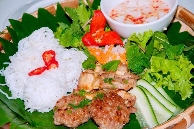 Hanoi Street Food: Small Group Walking Tour with Real Foodie - An In-Depth Look at the Hanoi Street Food Tour