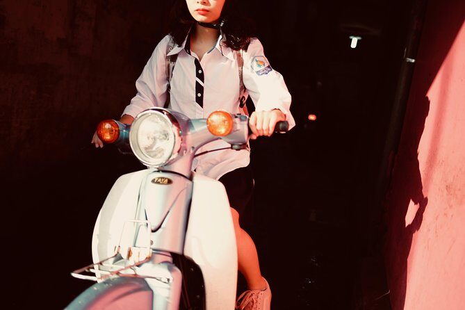 Hanoi Street Photography with a Pro  Phone & Camera - The Meeting Point and Logistics