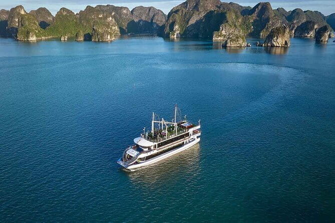 Hanoi to New Halong Bay Luxury Cruise: Buffet, Jacuzzi & Limosine - An In-Depth Review of the Hanoi to New Halong Bay Luxury Cruise