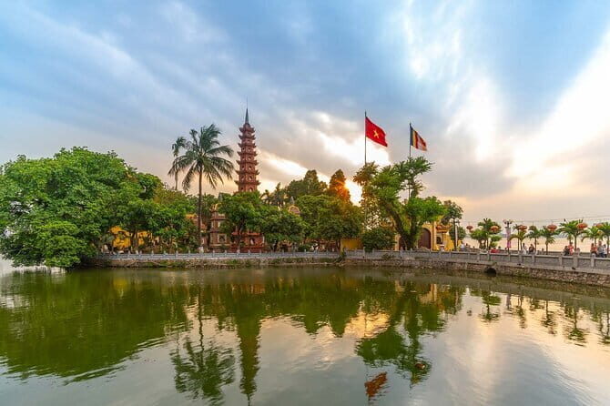 Hanoi Train Street and Incense Village Private Tour - The Itinerary Breakdown: What to Expect
