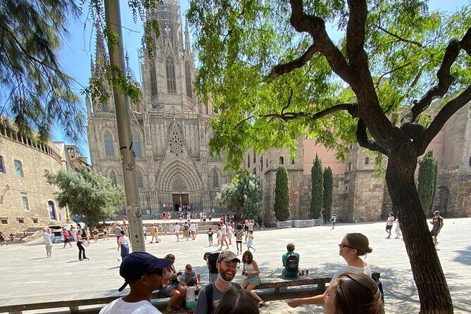 Happiness Walking Tour in Barcelona - A Deeper Look at the Happiness Walking Tour