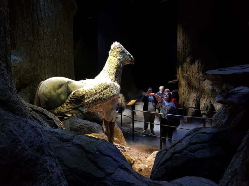 Harry Potter Studio Ticket & Tour of London Film Locations - Exploring the Itinerary: What to Expect