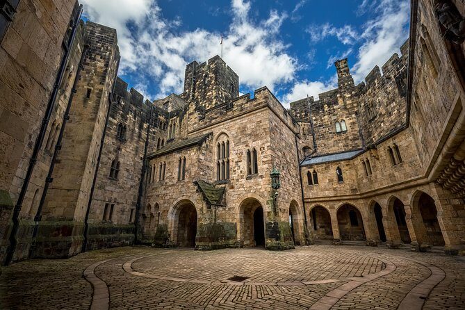 Harry Potter's Alnwick Castle and Scottish Borders Day Trip - Key Points