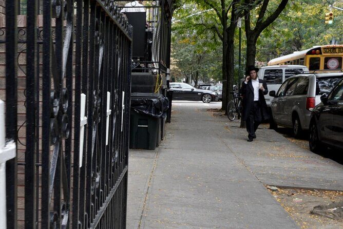 Hassidic Williamsburg: A Self-Guided Audio Tour in Brooklyn - A Deep Dive into the Williamsburg Hasidic Tour