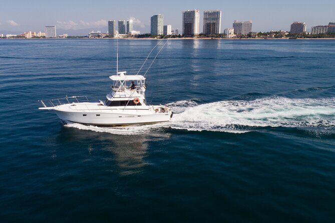 Hatteras 42-44' Classic Yachts in Puerto & Nuevo Vallarta - What’s the Experience Like?