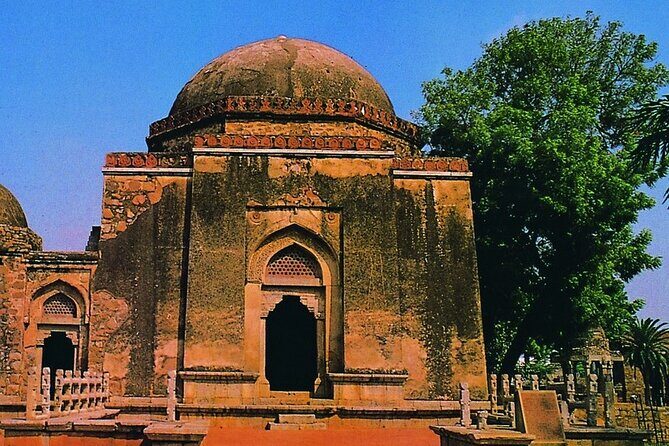 Hauz Khas Village - a Blend of Ancient and Modern Delhi - An Engaging Introduction to Hauz Khas Village