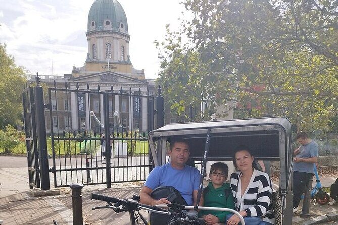 Heart of London Private Guided Rickshaw Journey - Key Points
