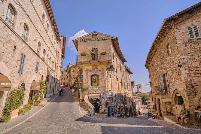 Heart of Umbria: explore the mystic towns of Orvieto and Assisi - Key Points