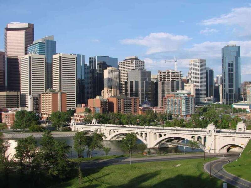 Heartwarming Walking Tour in Calgary for Those in Love - Who This Tour Is Best For
