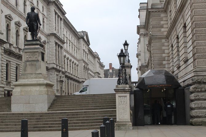 Heathrow Airport to Central London Private Round Trip Transfer - The Sum Up