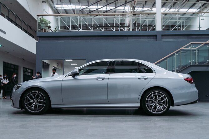 Heathrow Airport to London City Private Return Trip Meet & Greet - Key Points