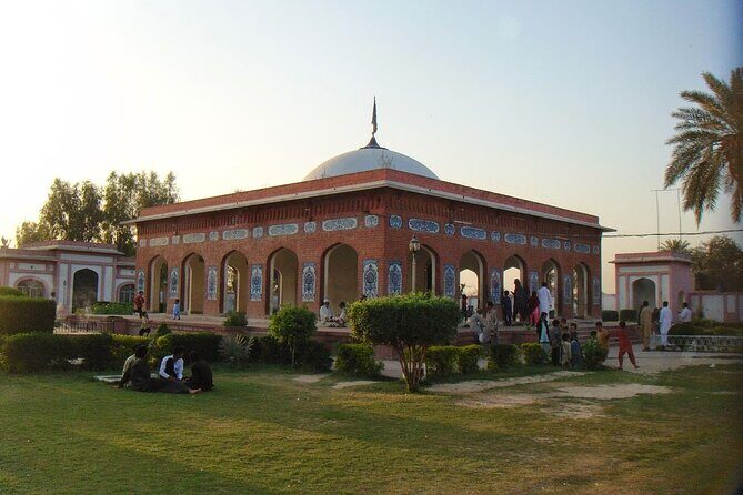 Heer Ranjha Tomb & Jhang City Pvt Guided & All-Incl. 1-day Tour - Introduction: A Day of Cultural and Romantic Discovery