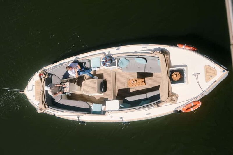 Heidelberg: Boat ride Heidelberg Private boat with captain 1.5 hours for up to 2 guests - Key Points