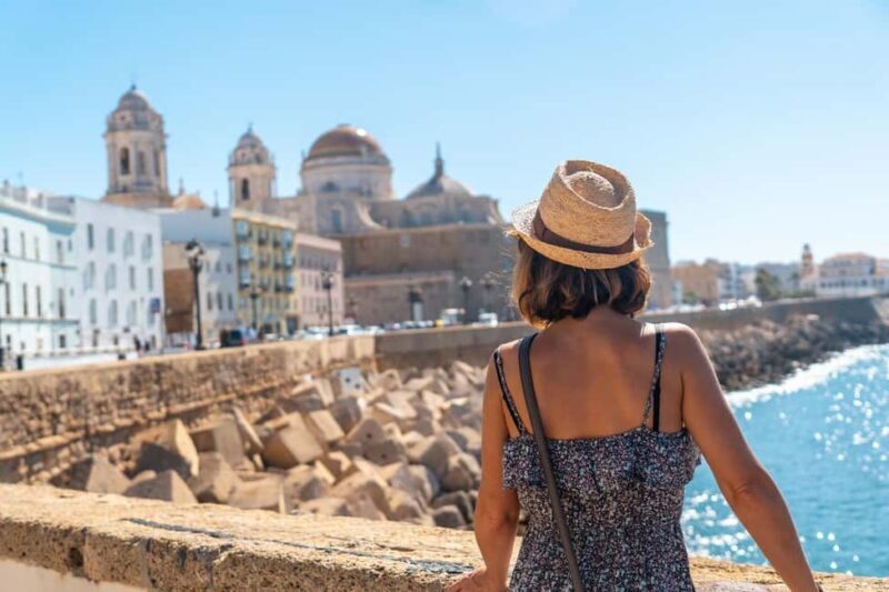 Hello Cadiz: Private 2-Hour Intro City Walk with Local Guide - Exploring Iconic Landmarks in Cadiz