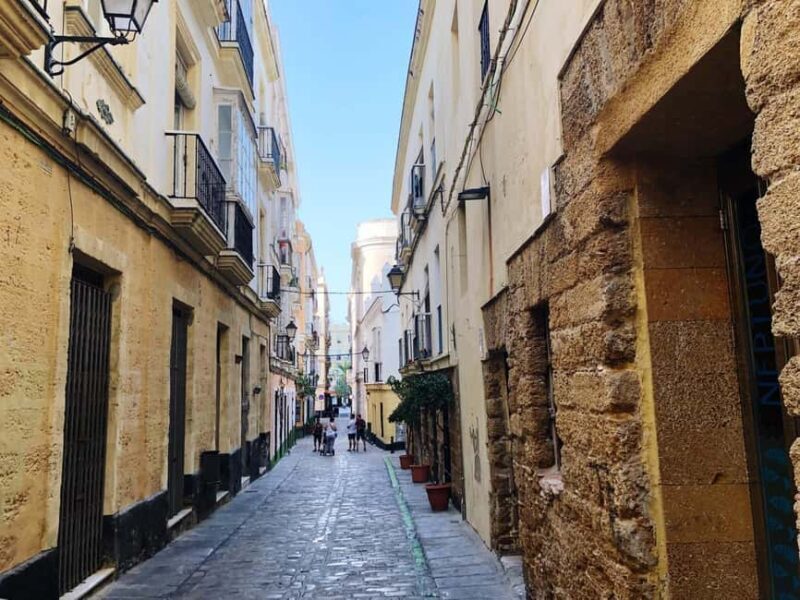 Hello Cadiz: Private 2-Hour Intro City Walk with Local Guide - Tasting a Local Specialty