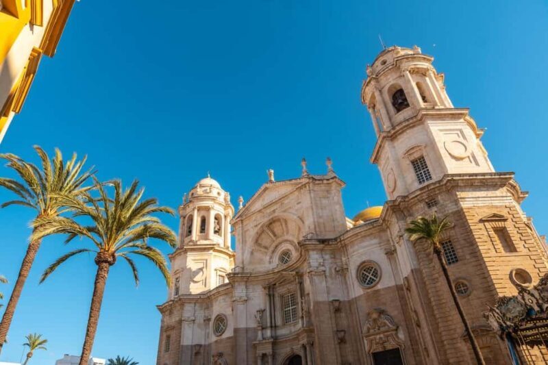 Hello Cadiz: Private 2-Hour Intro City Walk with Local Guide - The Guide: A Key Element