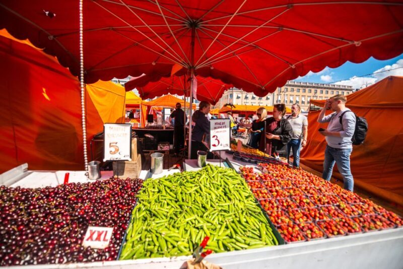 Helsinki: City Highlights and Suomenlinna Eco-Friendly Tour - Finnish Markets and Local Flavor