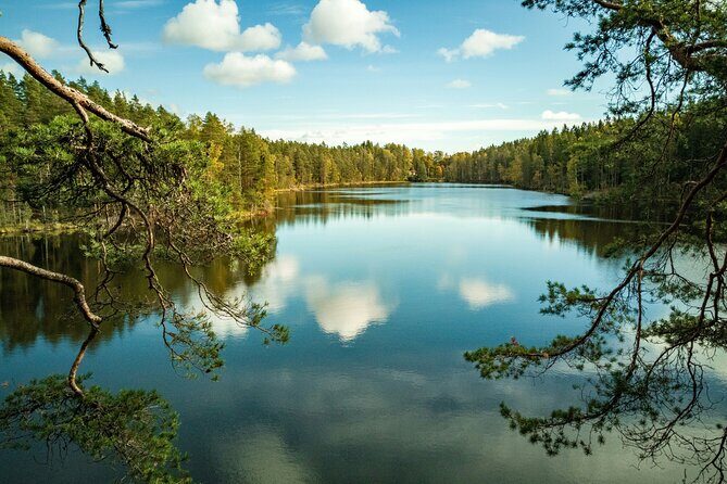 Helsinki: Nuuksio National park hiking with campfire lunch - Key Points