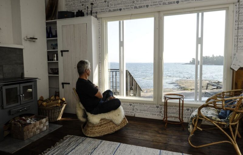 Helsinki: RIB Tour to Summer Cottage with BBQ and Sauna - An Adventure on the Water and Land