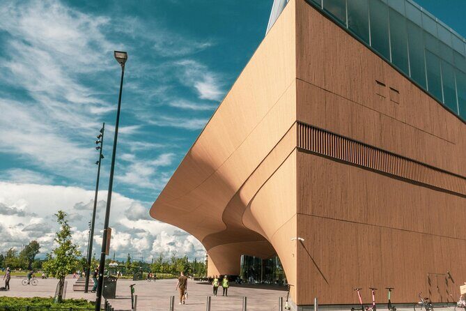 Helsinki Walking Tour at Helsinki Architecture - Key Points