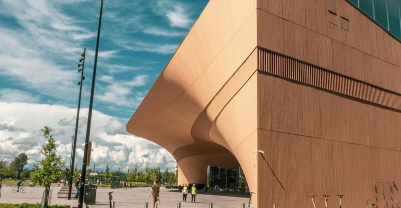 Helsinki Walking Tour with a Sociologist - Key Points