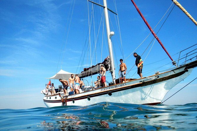 Hen Party in Lisbon on a vintage Sailboat - FAQs