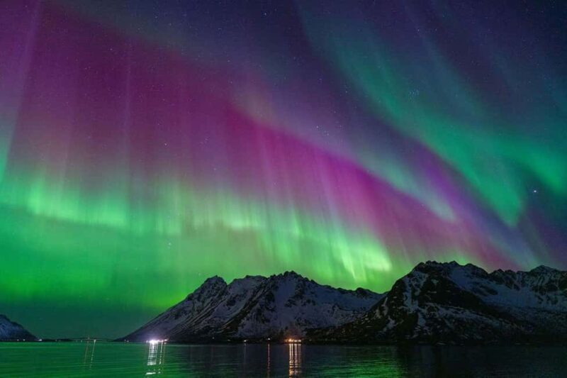 Henningsvær: Northern Lights Tour with Photographer - Setting the Scene: What to Expect