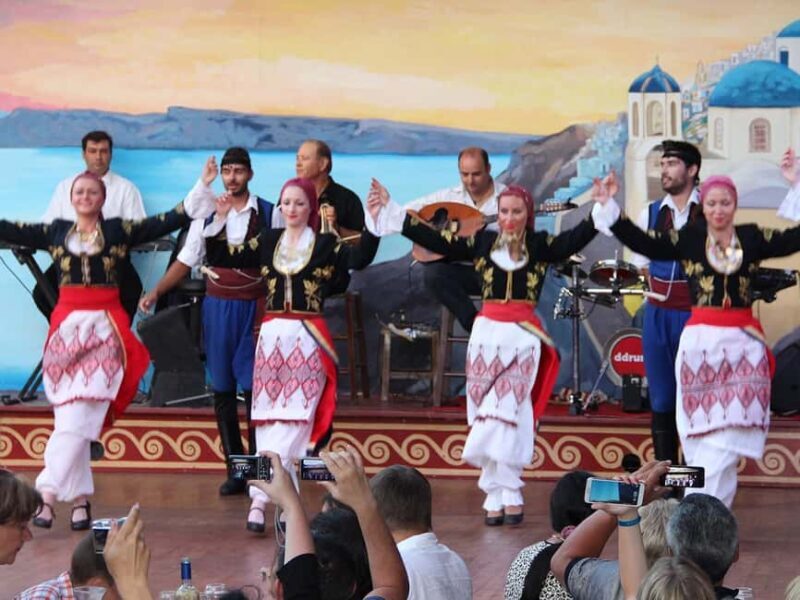 Heraklion: Cretan Folklore Night with Dinner & Transfers - An Introduction to the Cretan Folklore Night
