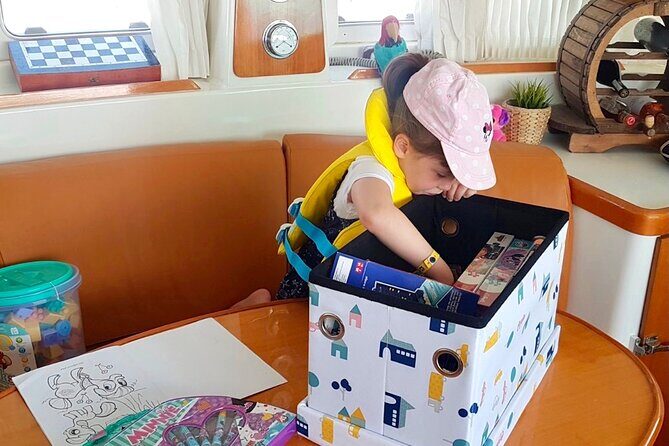 Heraklion: Private Catamaran Cruise to Dia with Meal & Drinks - FAQs