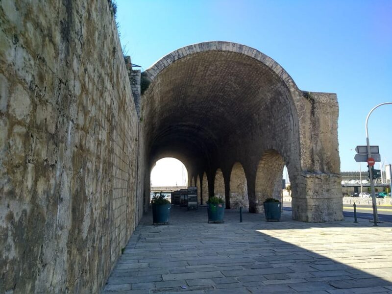 Heraklion: Sightseeing Tour with Greek Meze - Walking Through Heraklion: A Detailed Look at the Tour