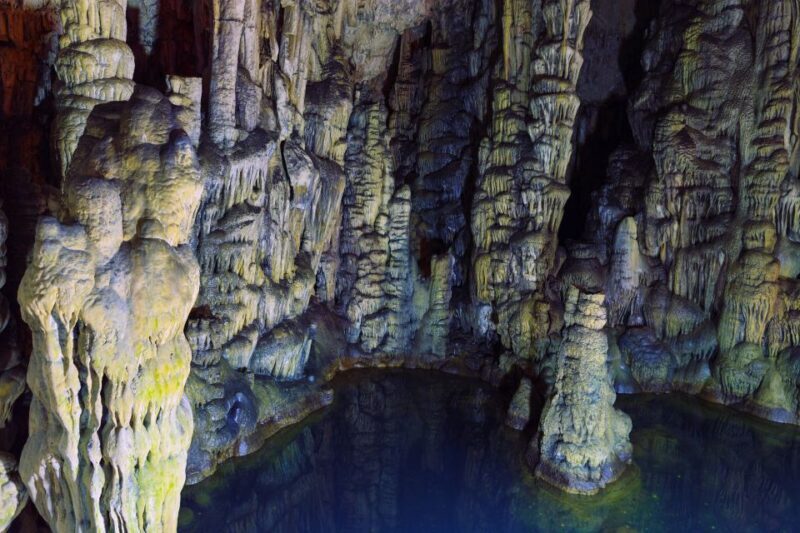 Heraklion: Tour to Cave of Zeus, Mochos Village, & Knossos - Knossos and the Minoan Legacy