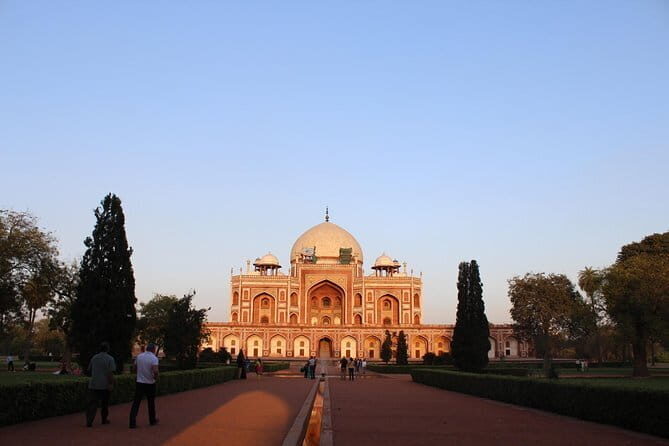 Heritage Walk Tour Agra Taj Mahal Sunrise & Bateshwar Temple from Delhi by Car - Local Market & Final Stroll