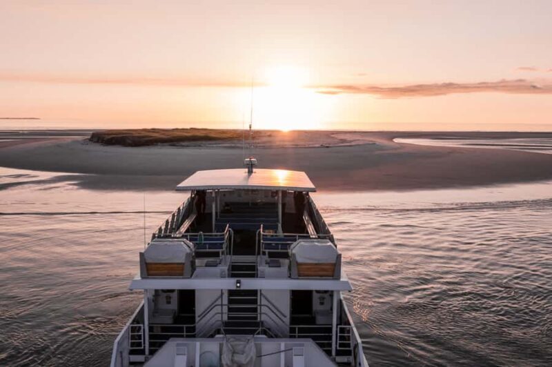 Hervey Bay: Sunset Cruise to Great Sandy Marine Park - The Experience of a Lifetime, or Just a Relaxing Evening?