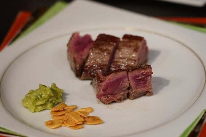 Hidden Gem Food & Whiskey Night Tour near Roppongi - The Sum Up