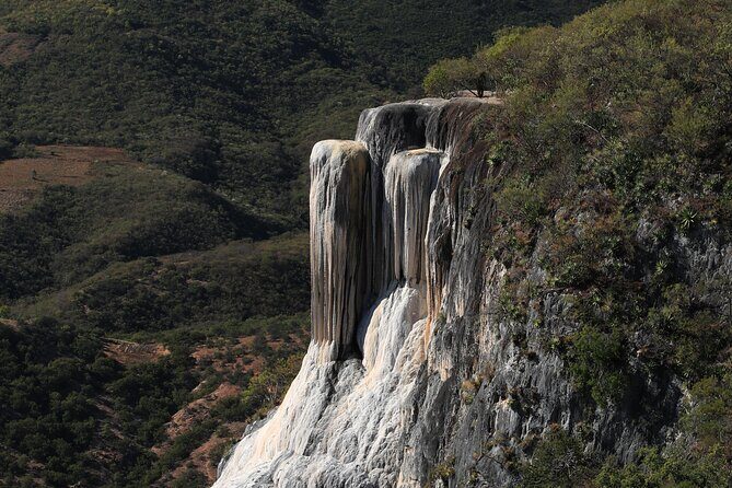 Hierve el Agua, Mitla, Tule, Teotilán and Mezcal factory - Key Points