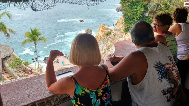 *High Cliff Diver Show & Round Trip Transportation - An Introduction to the Tour