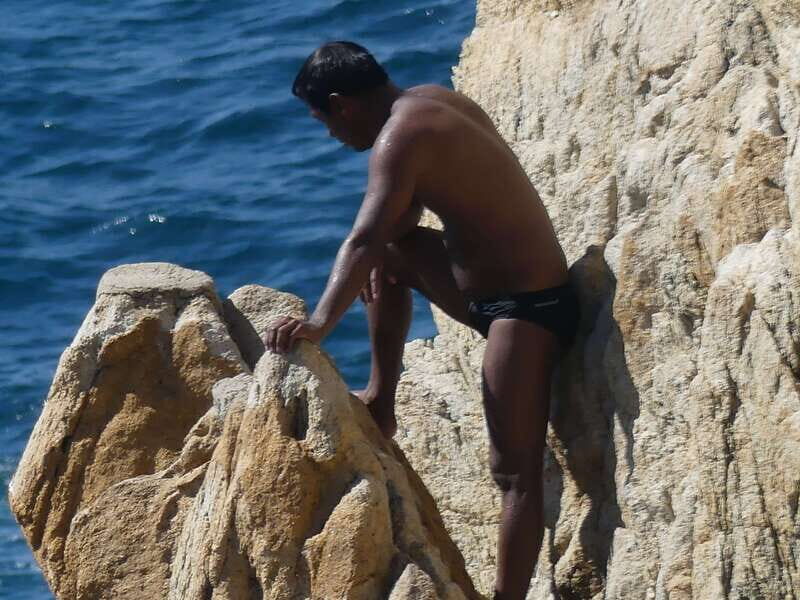 *High Cliff Diver Show & Round Trip Transportation - Practical Tips for Visitors