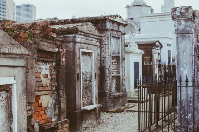 Highights Of New Orleans: Voodoo & Cemetery Tour - Key Points