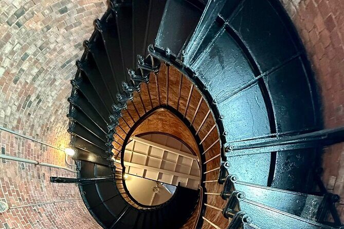 Highland House and Cape Cod Lighthouse Tour - The Sum Up