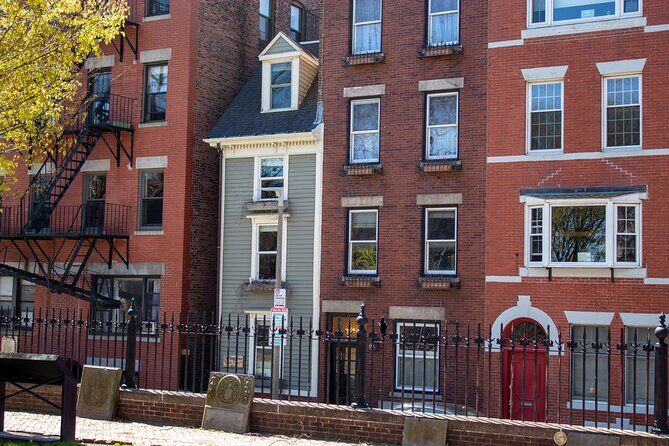 Highlights and History of Boston: GPS Guided Audio Tour - The Old State House and Historic Events